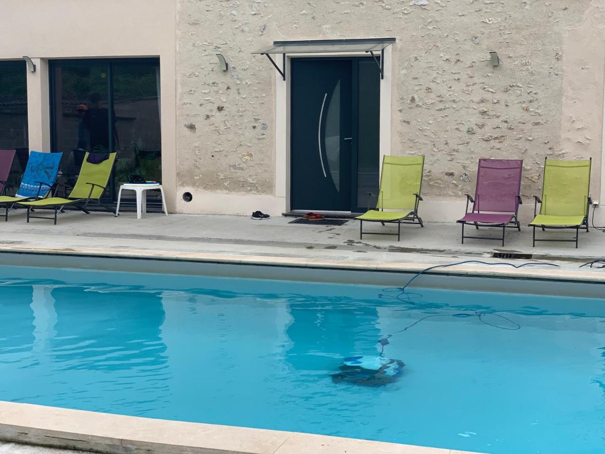 Charme Moderne Bed and Breakfast Le Val-Saint-Germain Eksteriør billede