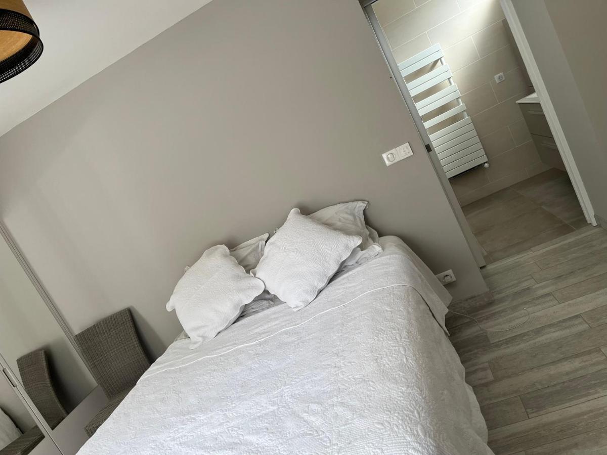 Charme Moderne Bed and Breakfast Le Val-Saint-Germain Eksteriør billede