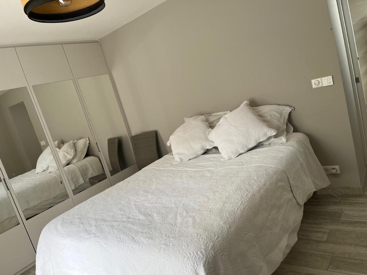 Charme Moderne Bed and Breakfast Le Val-Saint-Germain Eksteriør billede